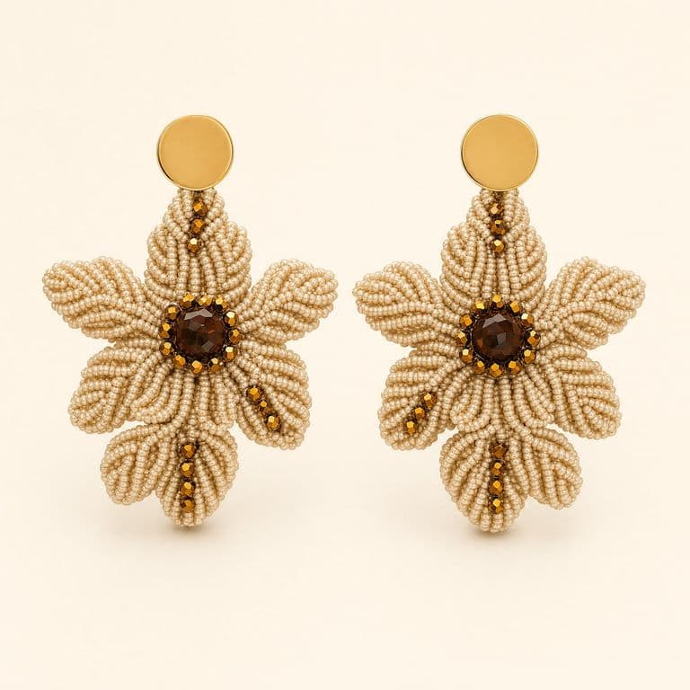 Aretes Amalia en chaquira beige